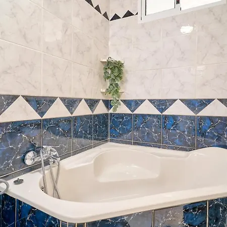 Apartment En El Centro De Nerja